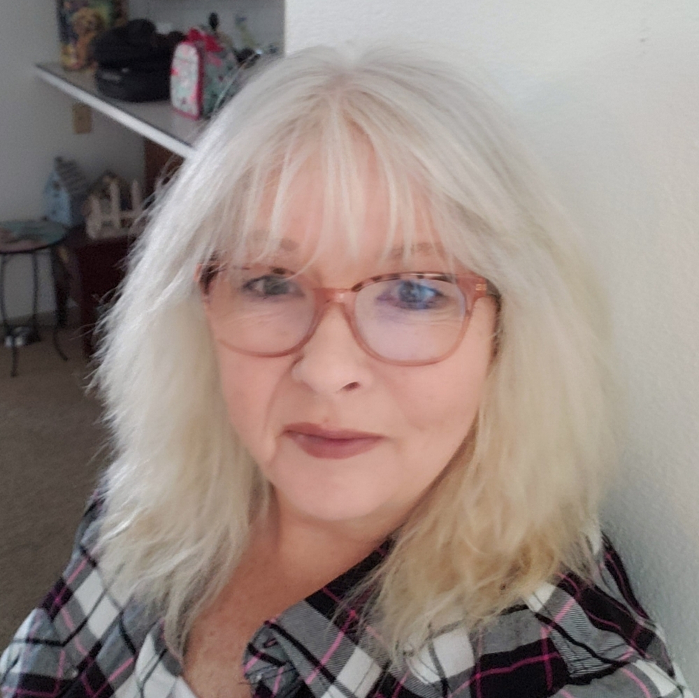 Meet your Posher, Wini